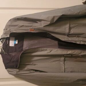 Columbia Tennessee Rain Jacket Large